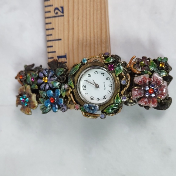 Felicia Vintage-look Crystal Embellished Metal Flowers Stretch Bracelet Watch - Picture 8 of 10